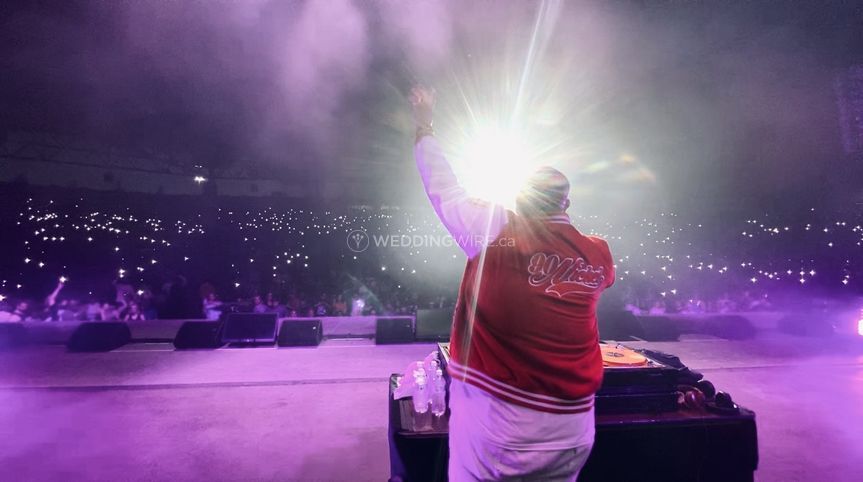 DJ YOUNG LEGEND