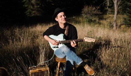 Nicholas Russell - Guitarist