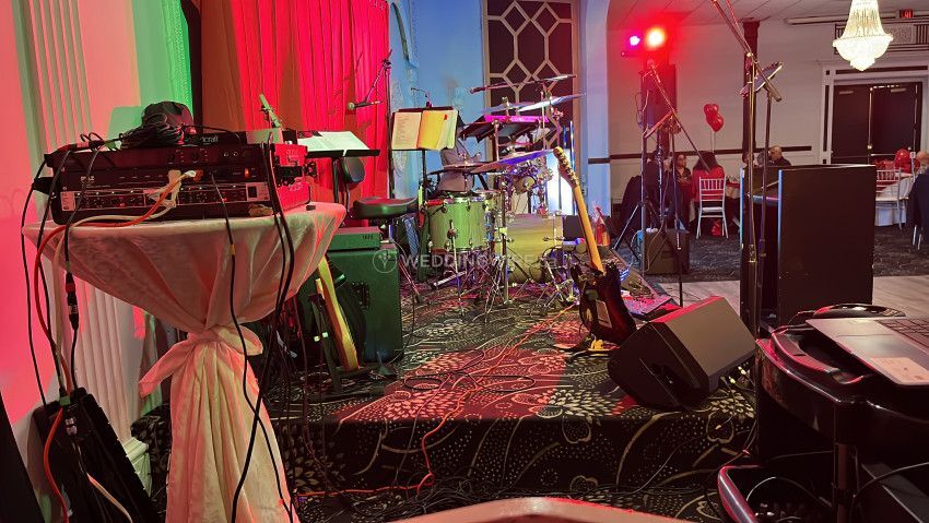 Evolution Band & DJ Entertainment