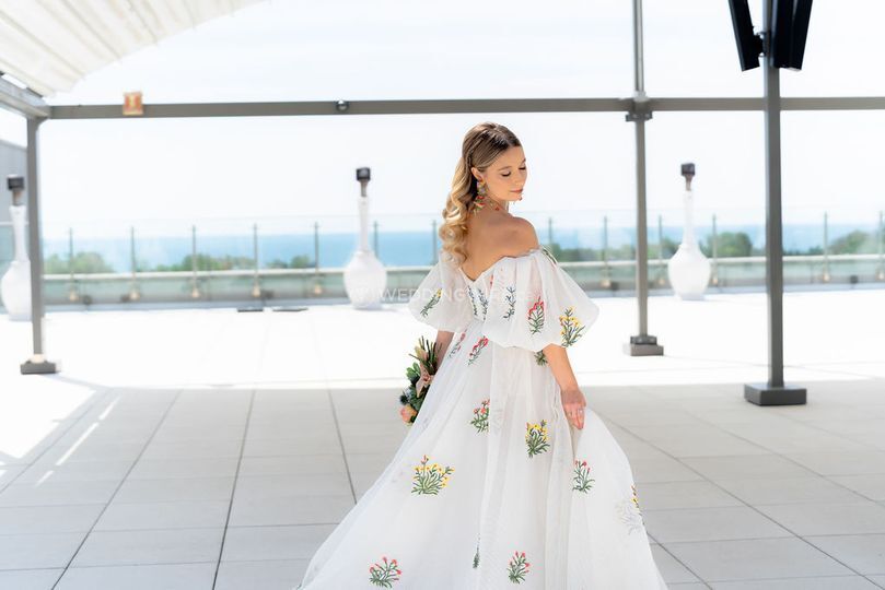 Yuliana Laksmono Makeup and Hair Artist