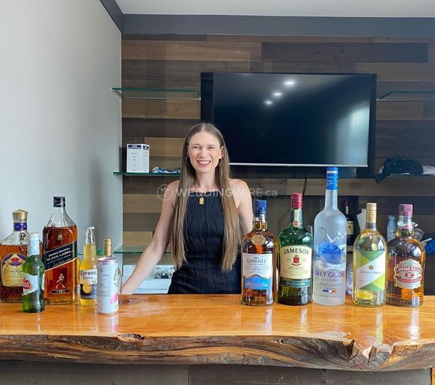 Golden Oasis Bartending