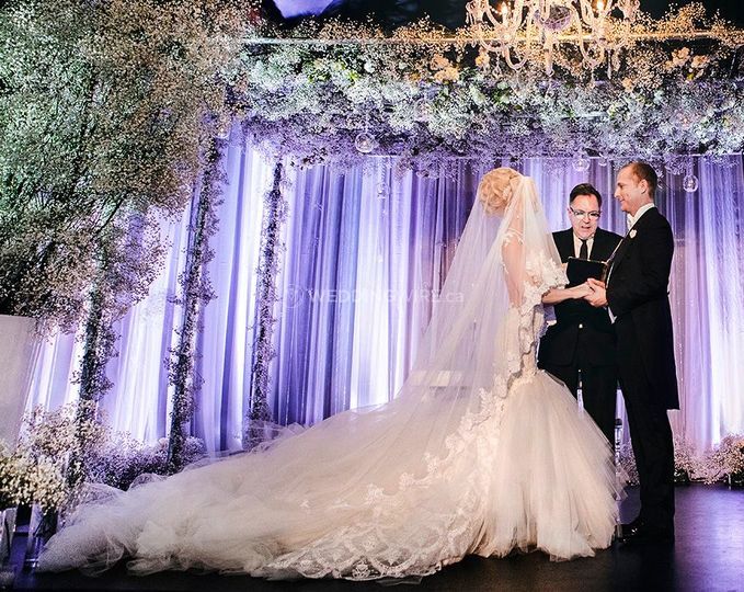 Mariages à Bras Ouverts: Célébrant Montreal-Quebec Officiant