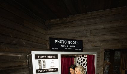 Pure Portrait Photo booth + Audio Guestbook