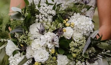 Exquisite Floral, Décor & More