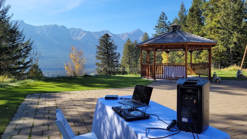 The Calgary Wedding DJs