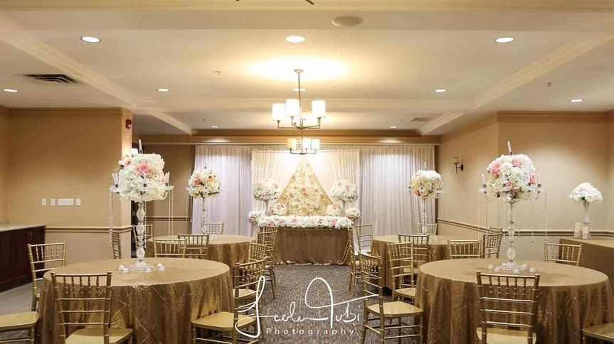 Radisson Hotel & Suites