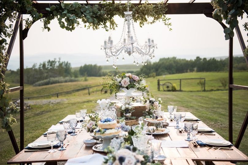 the Dish & the Spoon Vintage China, Crystal and Silver Rentals