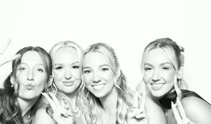 Platinum Pix Photo Booth