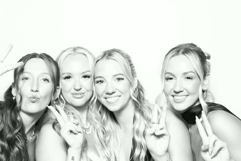 Platinum Pix Photo Booth