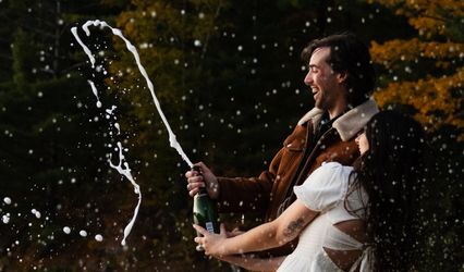 Hollydays Weddings & Elopements