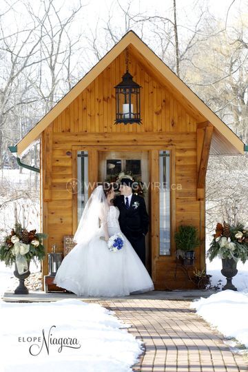 Elope Niagara s Little Log Wedding Chapel - Officiant 