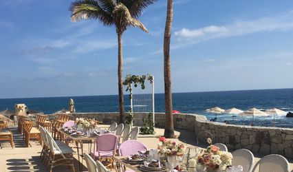 Love at First Travel Destination Weddings