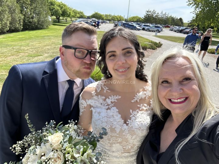 Officiant Larisa