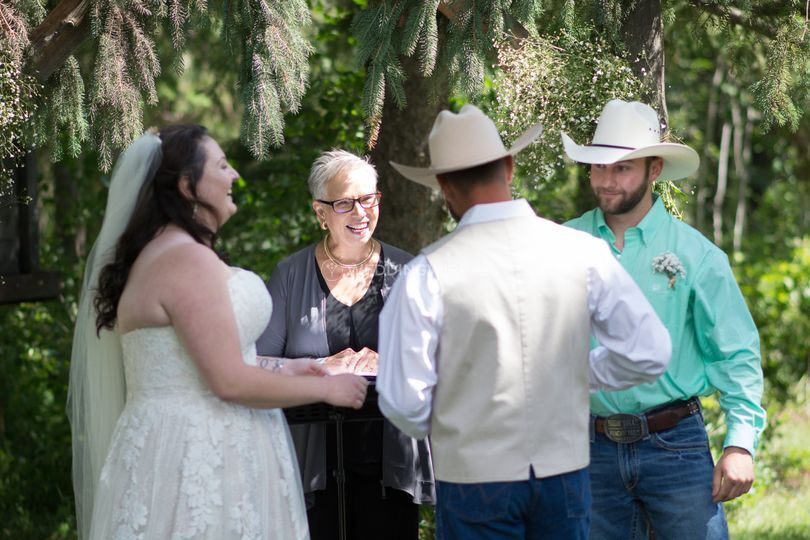 Circles and Ceremonies Officiant Leduc Weddingwire.ca