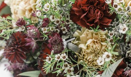 Carly Christine - Virtual Wedding Assistant