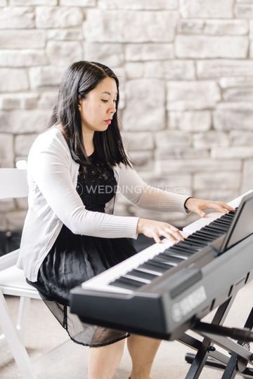 Lorelei A-C Pianist