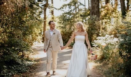 Third Wheel Wedding Co