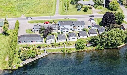 Dewar’s Inn on the River