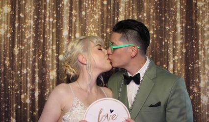 Happy Pixel Photo Booths