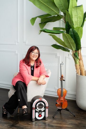 Auspicious Melody - Violinist