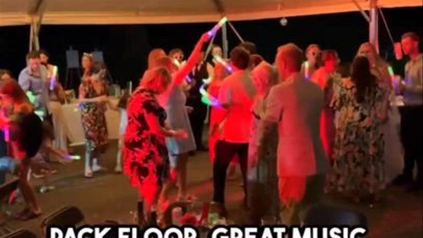 Last song time at Squamish Wedding