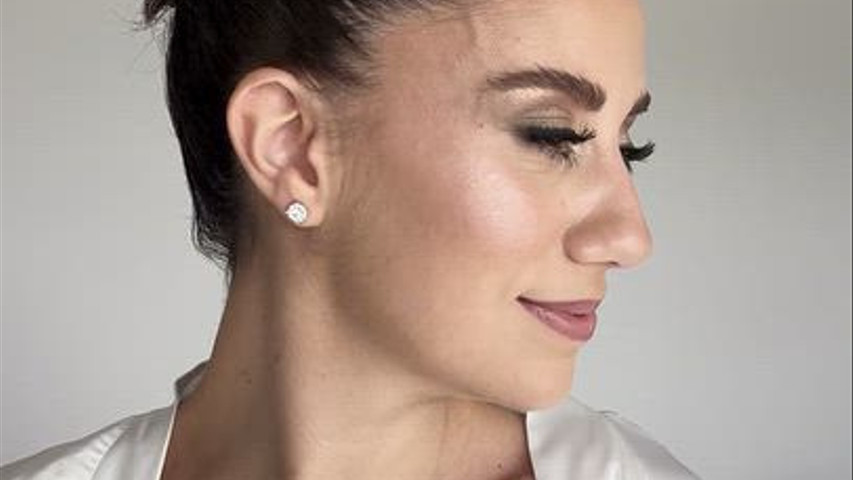 Giving Glam
