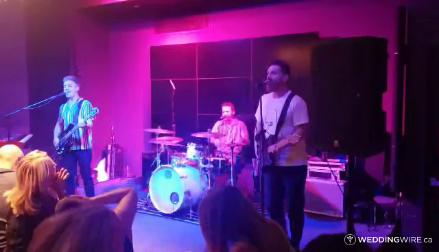 Shout! Live clip from SpYce Lounge (Hilton)