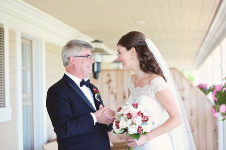 7 Ways to Make Your Dad Feel Special on Your Wedding Day