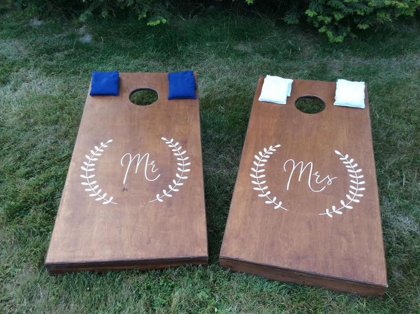 8-outdoor-wedding-reception-games-that-ll-keep-your-guests-entertained