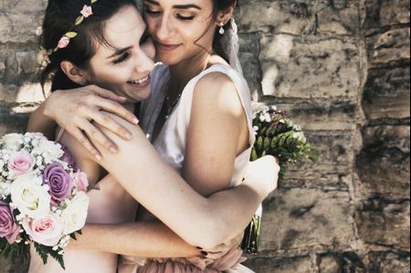 6 Ways to Make Your Sibling(s) Feel Special on Your Wedding Day