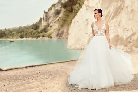 Your Guide to Wedding Dress Necklines