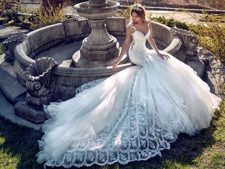 different types of wedding dress trains