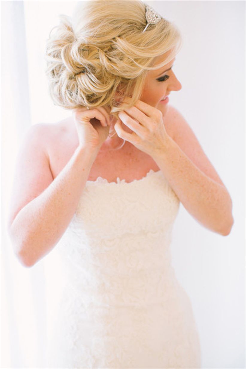 things to consider before picking your wedding hairstyle