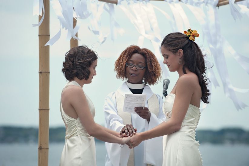 Choosing A Wedding Officiant For Your Same Sex Wedding