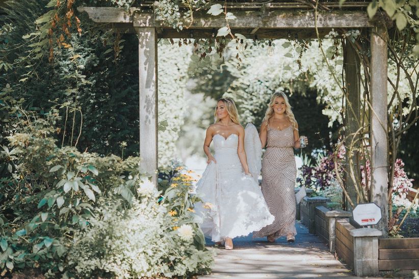 maid of honour wedding planner