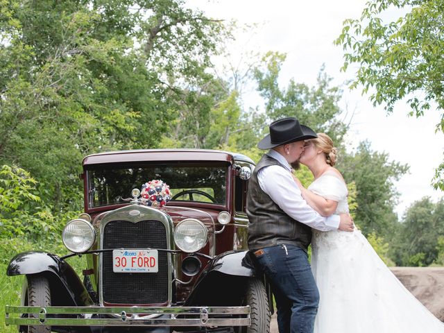 Brent and Jessica&apos;s wedding in Edmonton, Alberta 56