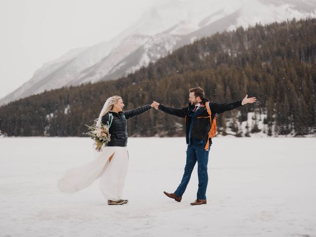 Robert and Jenny&apos;s wedding in Canmore, Alberta 29
