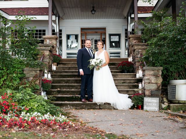 Neil and Brooke&apos;s wedding in Gravenhurst, Ontario 26