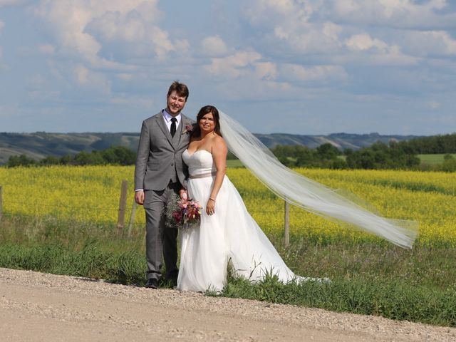 Scott and Amber&apos;s wedding in Fort Qu&apos;Appelle, Saskatchewan 10