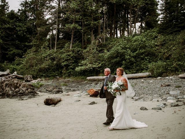 Joshua and Kirsten&apos;s wedding in Tofino, British Columbia 7