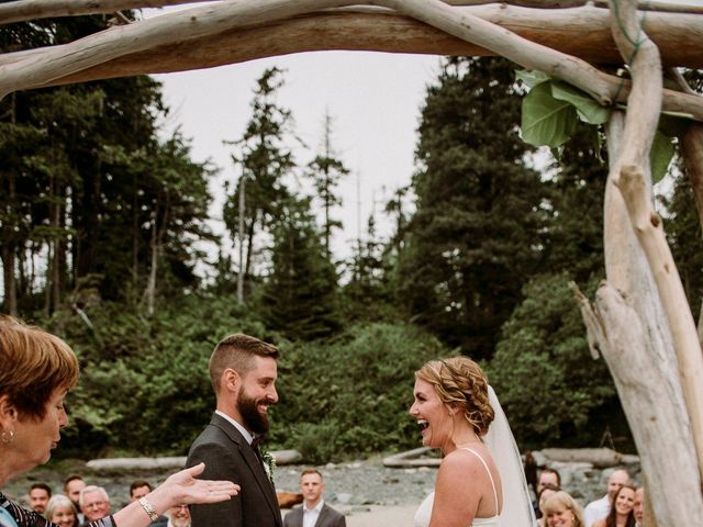 Joshua and Kirsten&apos;s wedding in Tofino, British Columbia 10