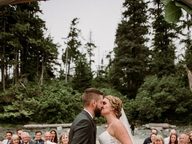 Joshua and Kirsten&apos;s wedding in Tofino, British Columbia 11