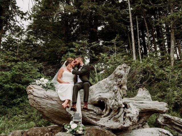 Joshua and Kirsten&apos;s wedding in Tofino, British Columbia 1