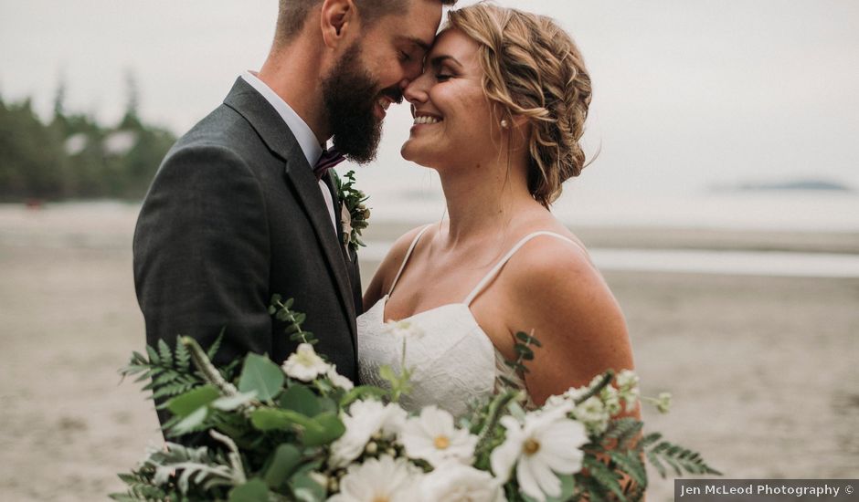 Joshua and Kirsten's wedding in Tofino, British Columbia