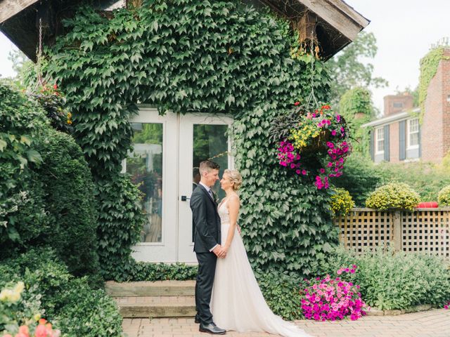 Mike and Rachel&apos;s wedding in Niagara on the Lake, Ontario 23