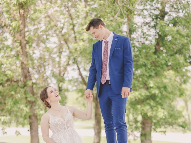Una and Leim&apos;s wedding in Regina, Saskatchewan 13