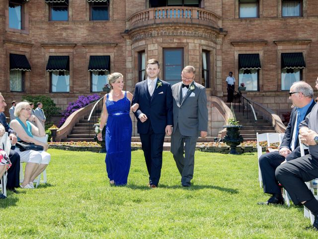 Andrew and Chelsea&apos;s wedding in Windsor, Ontario 19