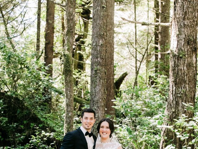 Dale and Kelsey&apos;s wedding in Tofino, British Columbia 15