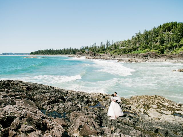 Dale and Kelsey&apos;s wedding in Tofino, British Columbia 27