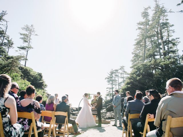 Dale and Kelsey&apos;s wedding in Tofino, British Columbia 55